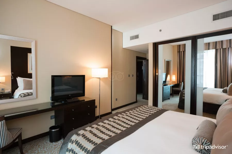 Отель Time Oak Hotel & Suites 4* в Дубаи: Международный отель , Спа , Детская площадка , Шведский стол , Комфортальные номера ,