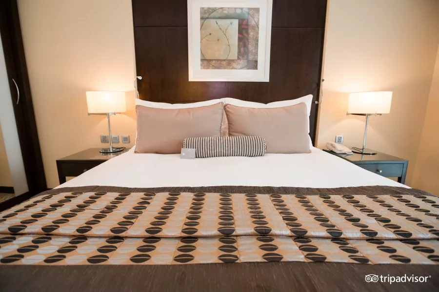 Отель Time Oak Hotel & Suites 4* в Дубаи: Международный отель , Спа , Детская площадка , Шведский стол , Комфортальные номера ,