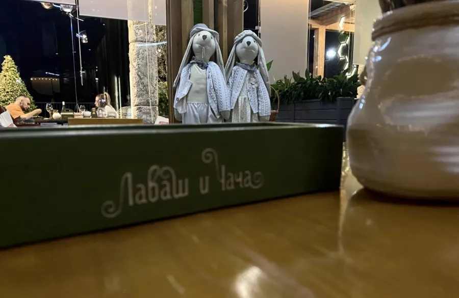 Рестобар Лаваш и чача в Сочи: Вид на морек, Семейный рестобар, Вегетарианская кухня , Европейская кухня , Кавказская кухня, Пгт Сириус , Летняя терраса,