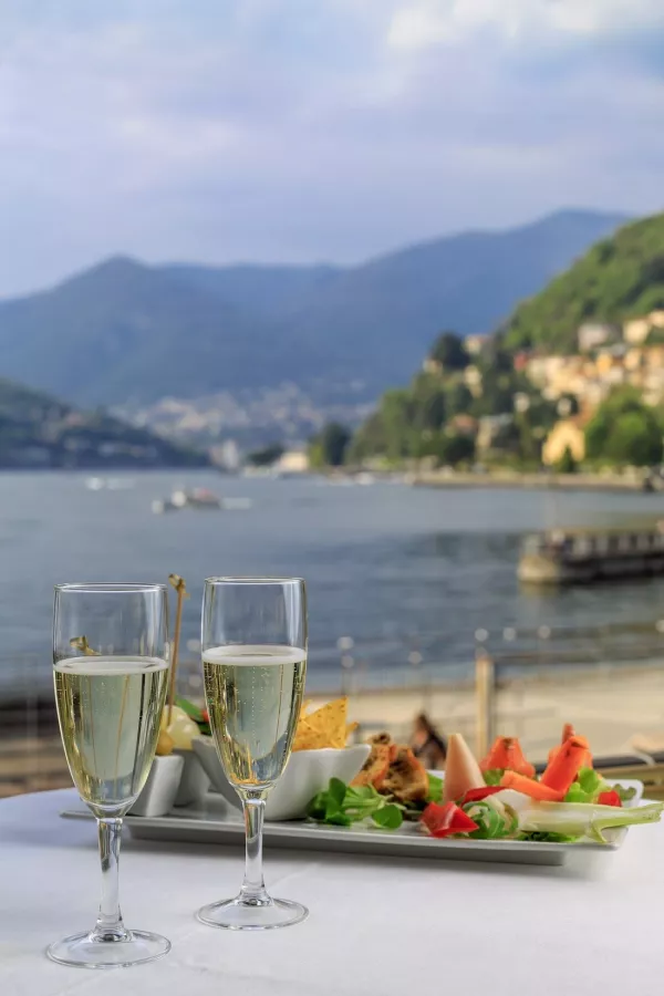 Бар Garden Bar Ceccato в Комо: Бар , Десерты , Ресторан,