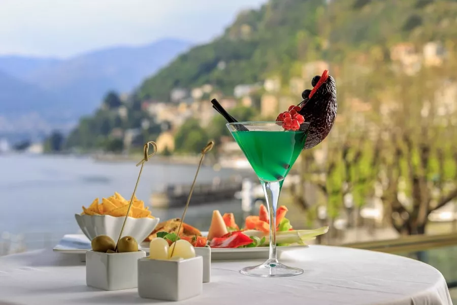 Бар Garden Bar Ceccato в Комо: Бар , Десерты , Ресторан,