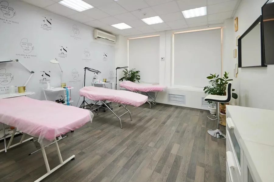 Имидж лаборатория ESStudio в Ростове-на-Дону: Макияж, Косметология, Тату, Маникюр, Парикмахерская, Массаж, Ресницы,