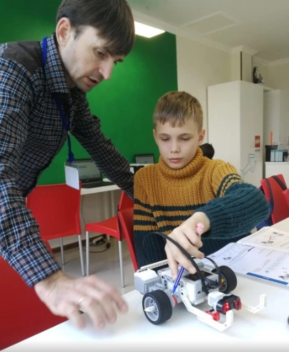 Детский центр и семейные классы Ischool в Адлере: Раннее Развитие, Дополнительное Образование , Индивидуальные Занятия, Семейные Классы, Продленка, Творческие Занятия, Подготовка к школе,