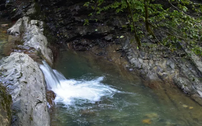 Водопад "Дм Дм Бон"