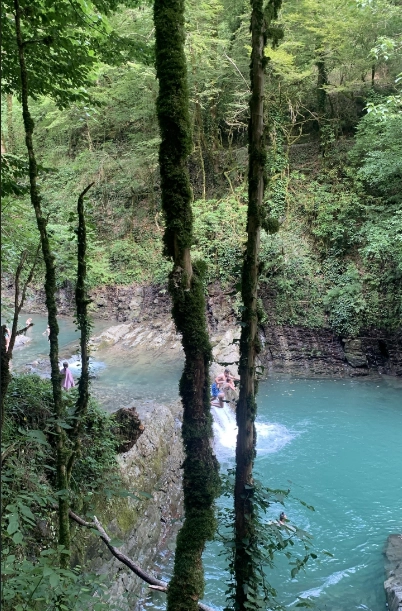 Водопад "Дм Дм Бон"