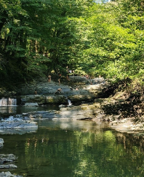 Водопад "Дм Дм Бон"