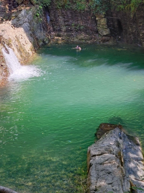 Водопад "Дм Дм Бон"