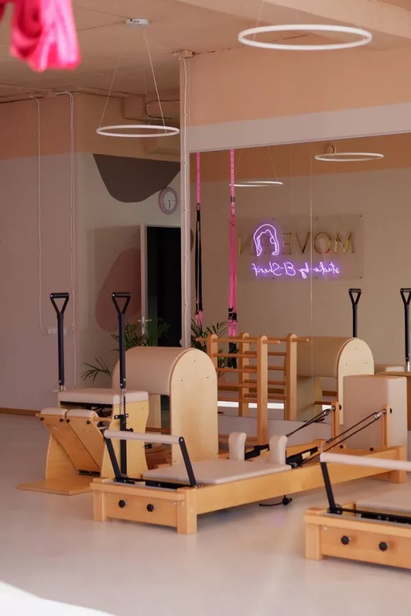 Фитнес-клуб для женщин и детей Moveon studio в Краснодаре: Центр, Массаж,