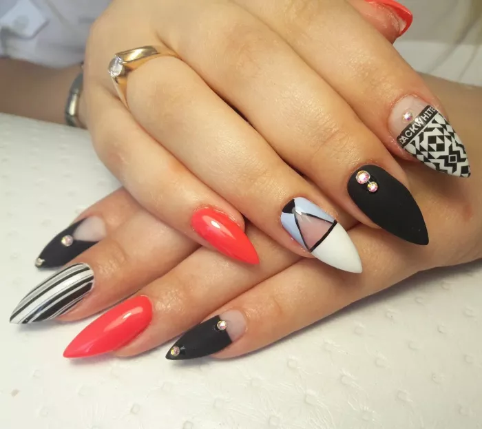 Ногтевая студия "Nailnatale".