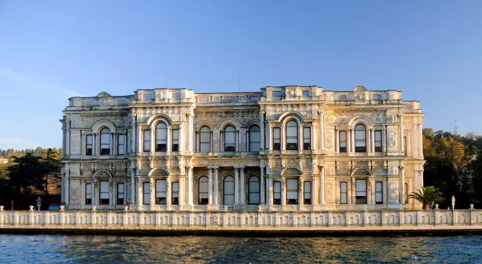 Дворец Бейлербейи