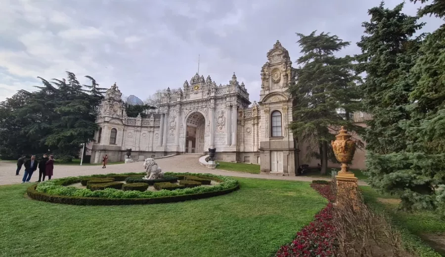 Дворец Долмабахче в Стамбуле: Отдых, Архитектура, Искусство, История,