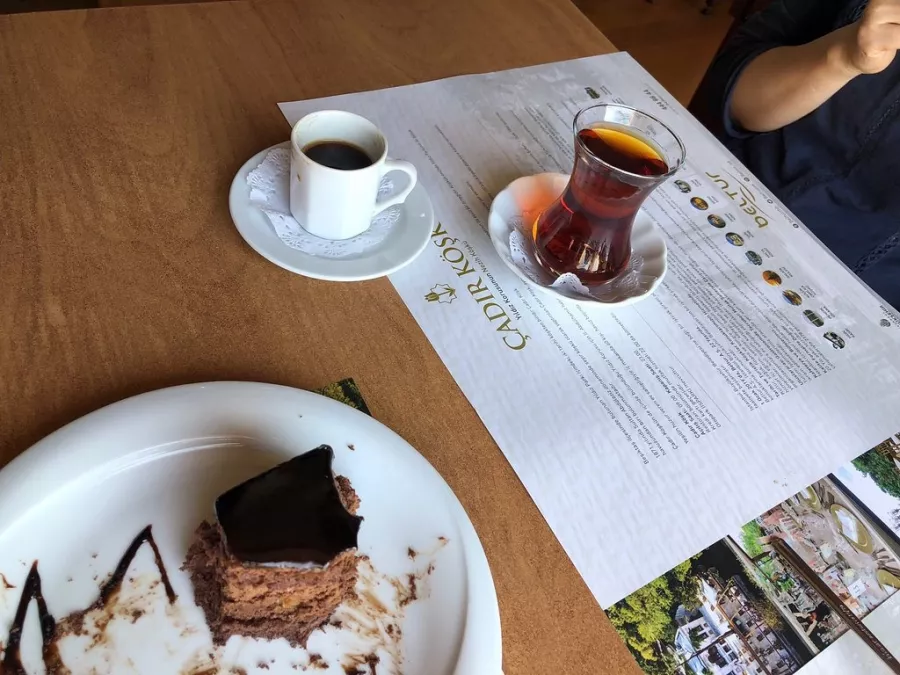 Ресторан - Galata Tower в Стамбуле: Ресторан, Кафе, Турецкая кухня, Национальные блюда,