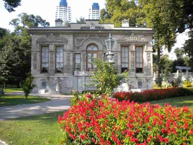 Дворец - Ыхламур в Стамбуле: Архитектура, Искусство, История , Экскурсия, Достопримечательность, Музеи,