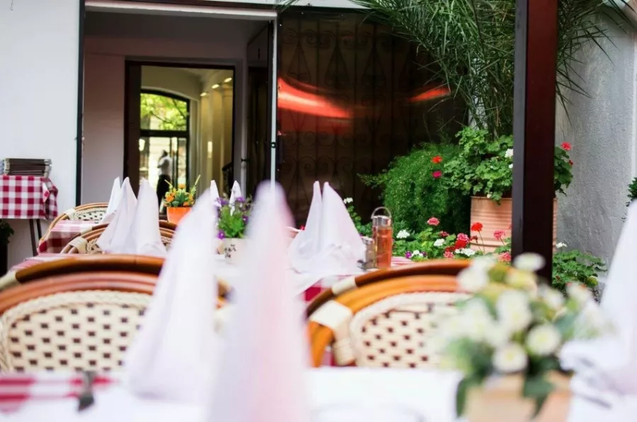 Restoran Kolarac в Белграде: Ресторан, Вкусно, Интерьер, Уют,