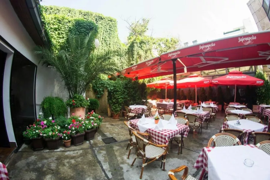 Restoran Kolarac в Белграде: Ресторан, Вкусно, Интерьер, Уют,