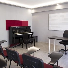 Балетно-музыкальная школа Damla Ballet and Music School в Стамбуле: Музыкальная школа, Балет, Фортепиано, Джаз,