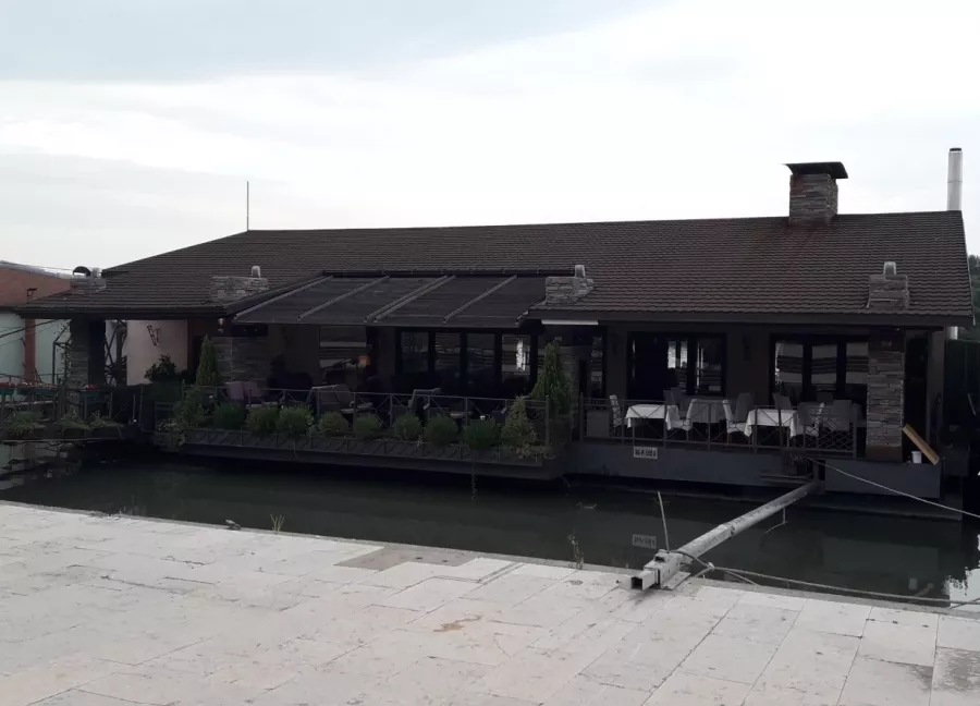 Restaurant Amphora в Белграде: Ресторан, Берег, Вкусно, Интерьер,