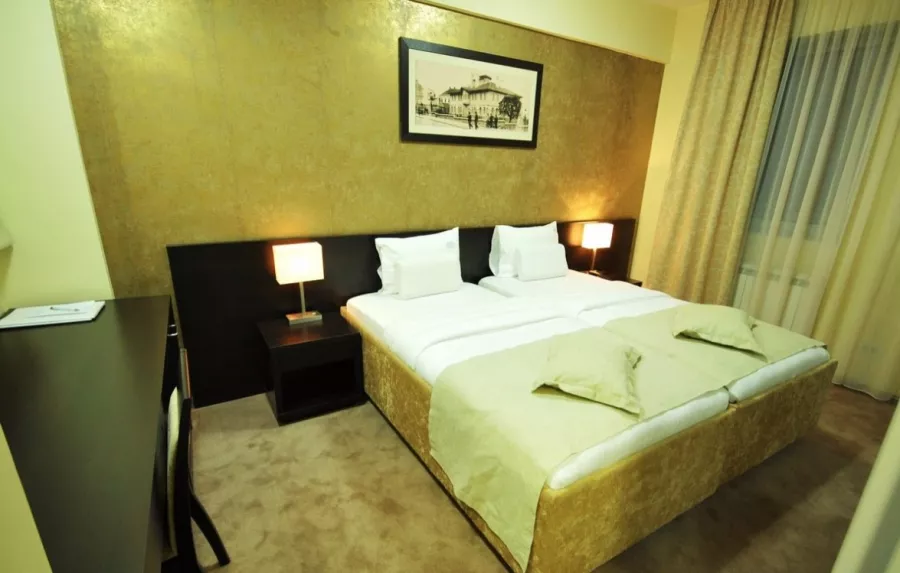 Hotel Nevski в Белграде: Отель, Бар, Парковка, Чилим,