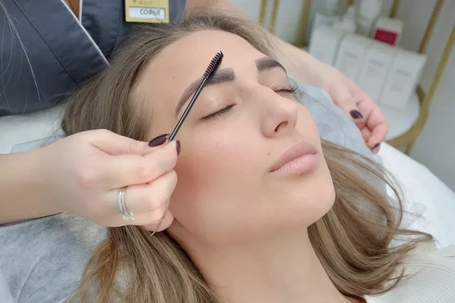 Салон красоты Apelsin beauty в Владивостоке: Косметология, Шугаринг, Маникюр , Педикюр, Брови и ресницы,