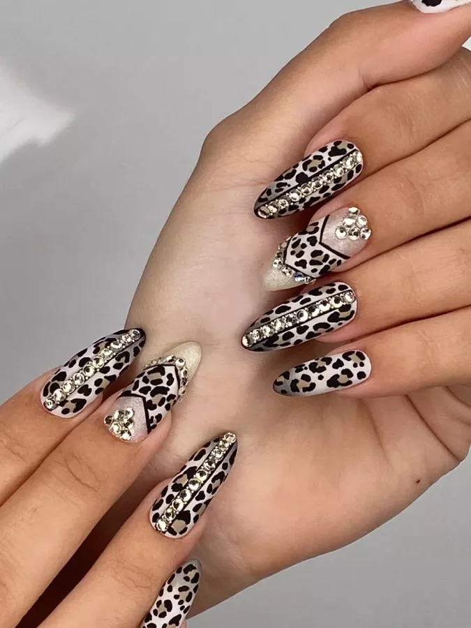 Салон красоты Liberty Studio в Владивостоке: Маникюр, Педикюр, Ресницы, Manicure, Eyelashes,