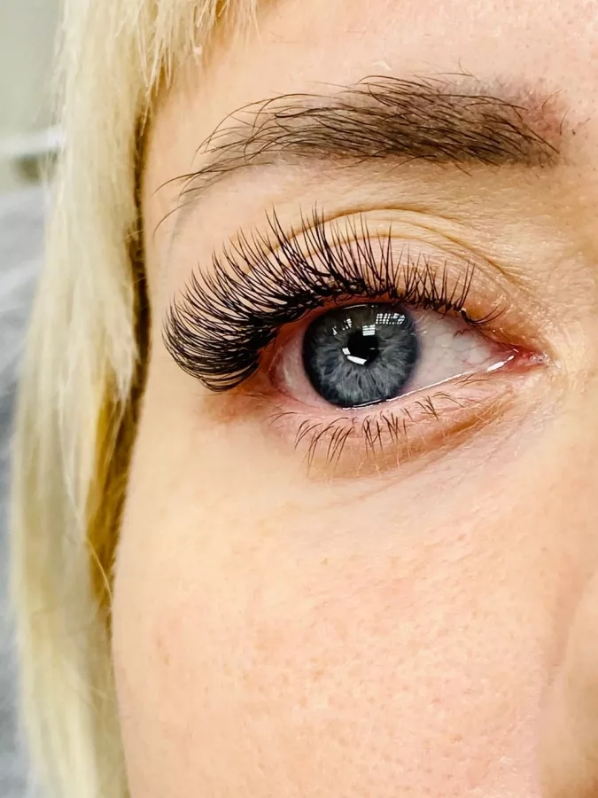 Салон красоты Liberty Studio в Владивостоке: Маникюр, Педикюр, Ресницы, Manicure, Eyelashes,