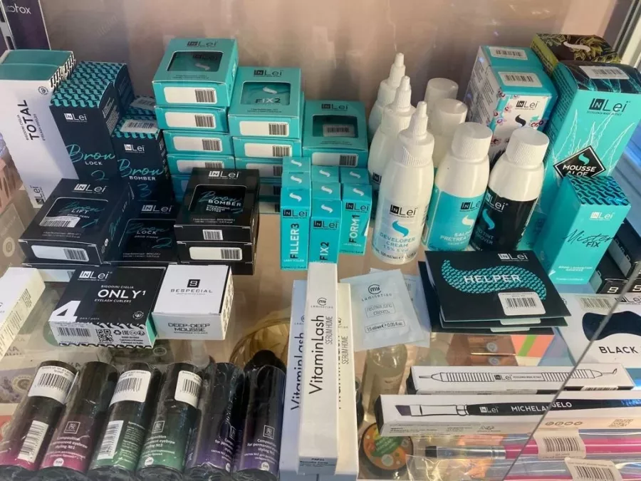 Салон красоты Liberty Studio в Владивостоке: Маникюр, Педикюр, Ресницы, Manicure, Eyelashes,
