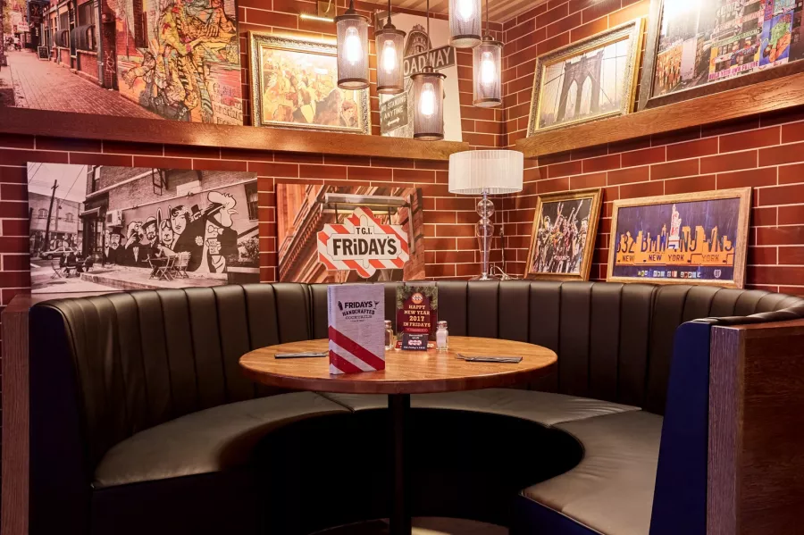 Ресторан TGI Fridays в Минске: Белорусская кухня, Бизнес-ланч, Заказ столиков, Винная карта, Кофе с собой, Американская кухня, Авторская кухня, Заказ навынос, Детское меню,