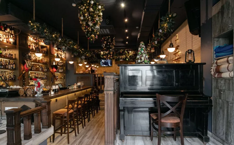 Бар Honky Tonk Piano Bar в Минске: Бизнес-ланч, Заказ столиков, Винная карта, Можно с ноутбуком, Живая музыка, До 50 мест, Можно с собакой, Европейская кухня,