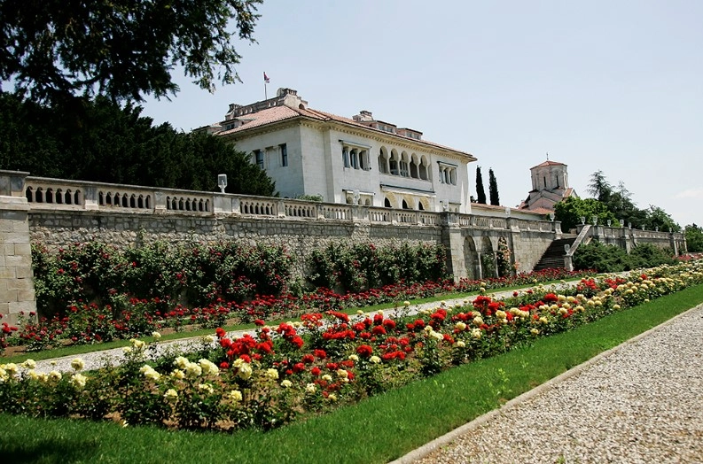 Royal Palace в Белграде: Дворец, История, холм Дединье, лес Кошутняк,