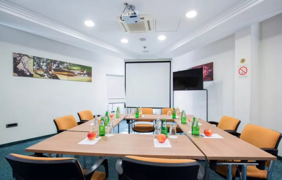 Kopernikus Hotel Prag в Белграде: Отель, Бар, Ресторан, Уют, Архитектура,