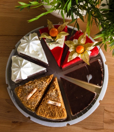 Кафе-пекарня Lavka в Краснодаре: Детская комната , Аниматоры , Пироги , Блины , Сэндвичи, Молочные коктейли ,