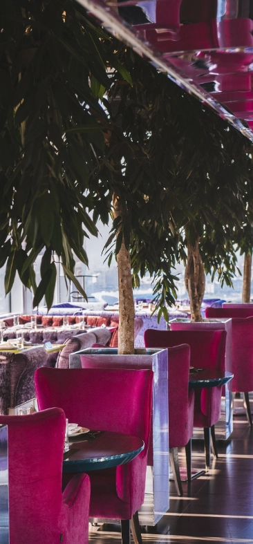 Панорамный ресторан на крыше Extra Lounge в Казани: Панорамный ресторан, Ресторан на крыше, Винный ресторан, Восточная кухня, Итальянская кухня, Японская кухня, Азиатская кухня, Кавказская кухня,
