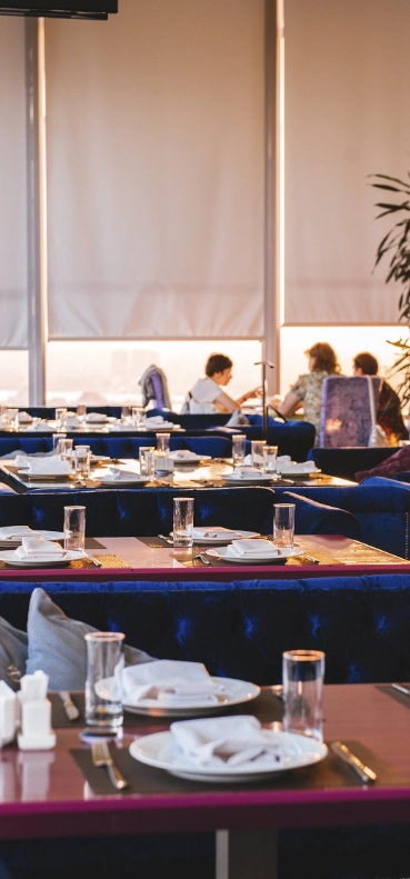Панорамный ресторан на крыше Extra Lounge в Казани: Панорамный ресторан, Ресторан на крыше, Винный ресторан, Восточная кухня, Итальянская кухня, Японская кухня, Азиатская кухня, Кавказская кухня,