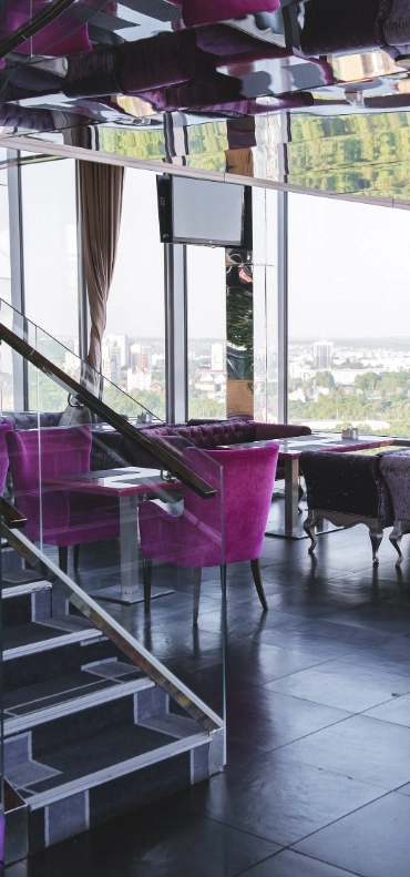 Панорамный ресторан на крыше Extra Lounge в Казани: Панорамный ресторан, Ресторан на крыше, Винный ресторан, Восточная кухня, Итальянская кухня, Японская кухня, Азиатская кухня, Кавказская кухня,