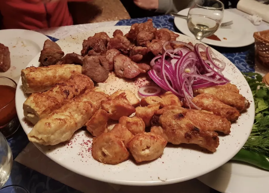 Кафе Бакинская жемчужина в Москве: Кафе, Вкусно, Европейская кухня, Мясо,