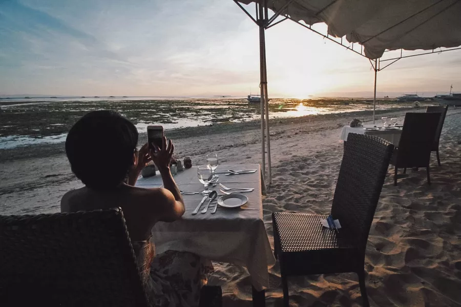Ресторан Pearl в Бохоль: Pearl, Restaurant, Linaw Beach Resort, Ресторан, Вид на пляж,
