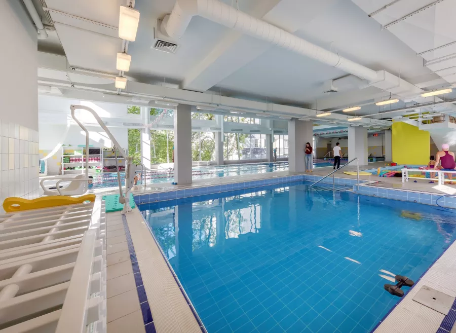 Семейный Водно-оздоровительный Центр Реасан в Санкт-Петербурге: Swimming pool, Бассейн, Hydro massage, Гидромассаж, Тренажёрный зал, Gym,
