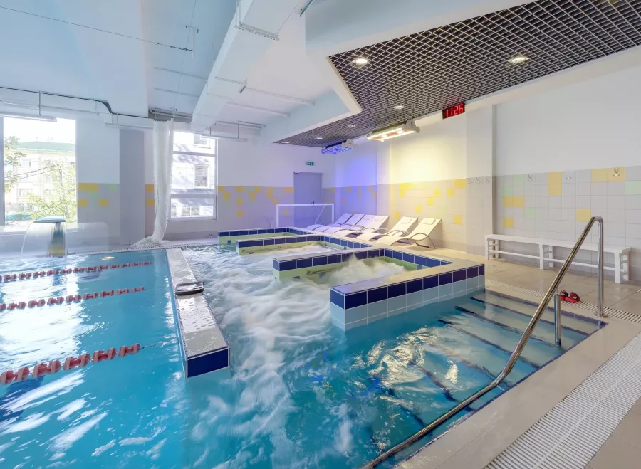 Семейный Водно-оздоровительный Центр Реасан в Санкт-Петербурге: Swimming pool, Бассейн, Hydro massage, Гидромассаж, Тренажёрный зал, Gym,