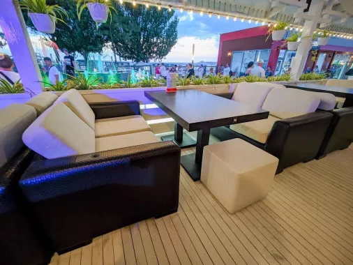 Ресторан "Lounge Beach".