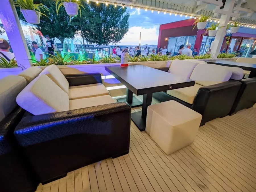Ресторан Lounge Beach в Анапе: Живая музыка , Караоке, Банкеты,