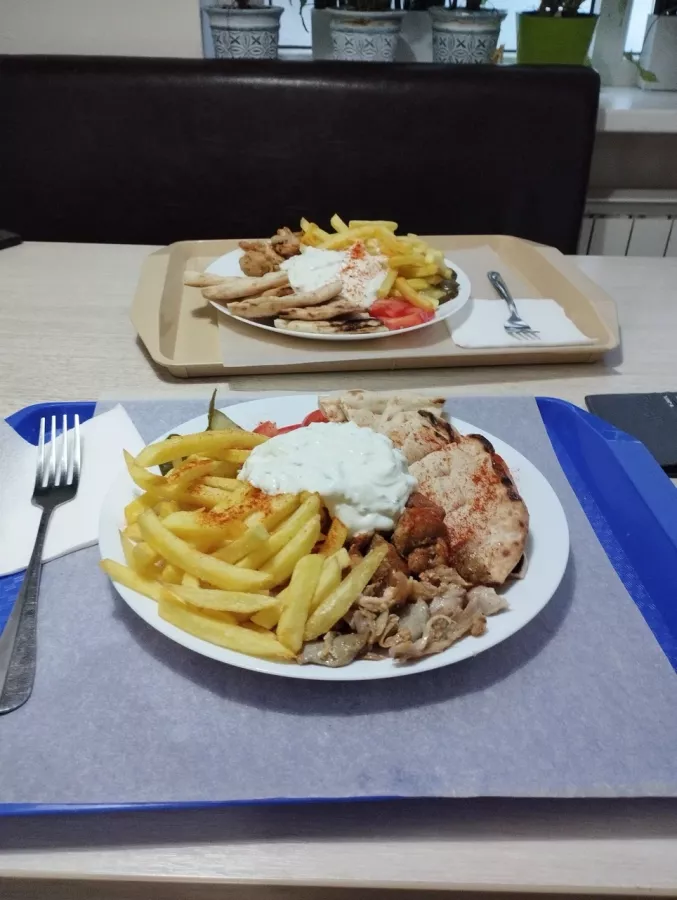 Кафе Street Cafe в Анапе: Спортивные трансляции, Летняя терраса, VIP-залы, Кондитерские изделия, Выпечка, Русская кухня, Европейская кухня,