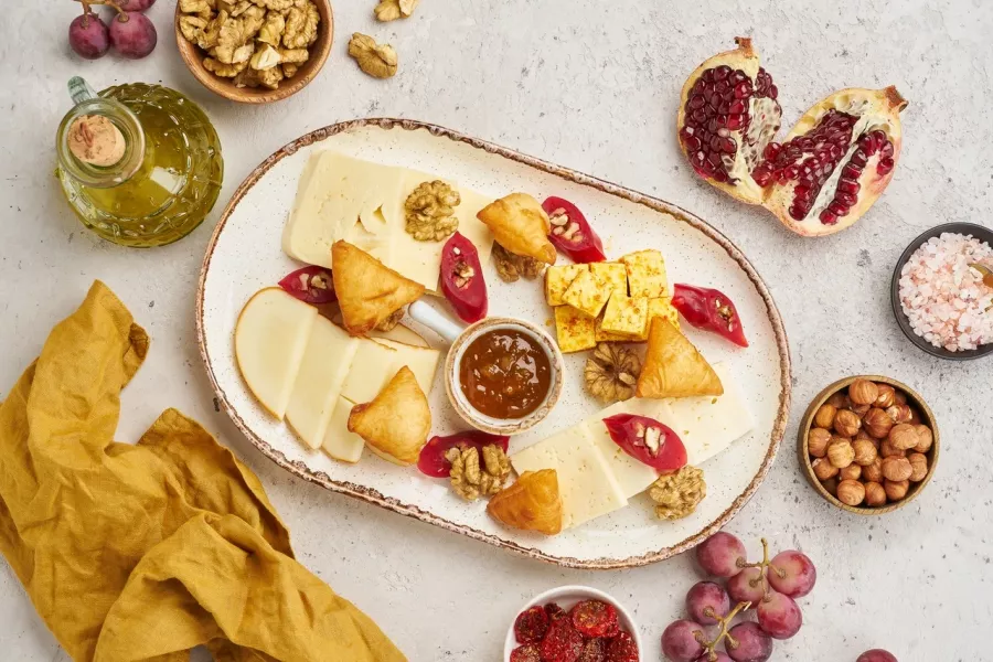 Ресторан Вижу море в Анапе: Японская кухня, Кавказская кухня, Летняя терраса, Авторская кухня, Смотровая площадка, Азиатская кухня, Еда,