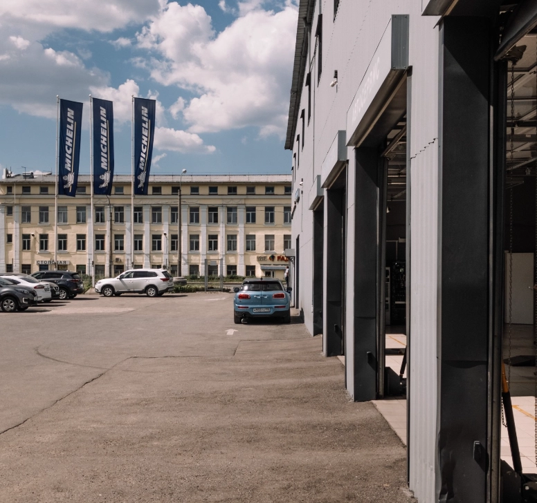 Сервисный и шинный центр Tyreplus в Санкт-Петербурге: Автолюбителям, Шиномотаж, Балансировка, СТО, Авторемонт,