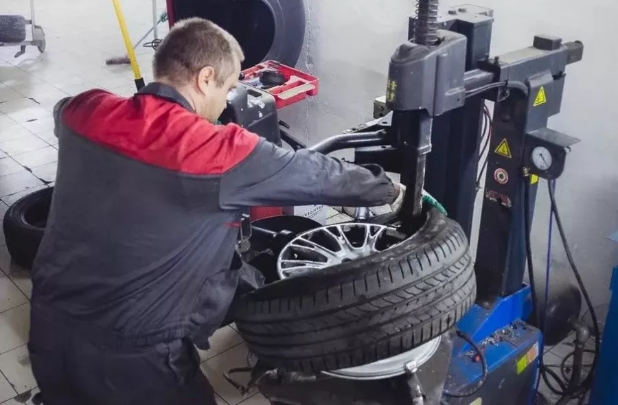 Дисконтная шиномонтажная мастерская Pit-Stop в Санкт-Петербурге: Шиномотаж, Балансировка, СТО, Авторемонт, Автолюбителям,