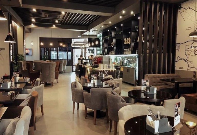 Кофейня Dim coffee в Краснодаре: Детская комната , Мастер классы для детей, Аниматоры, Летняя терраса , Винная карта, Проведение банкетов,