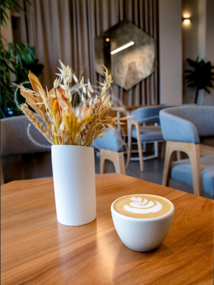Кофейня Koffein в Краснодаре: Блины , Салаты , Сэндвичи, Свежевыжатые соки, Кофе с собой, Молочные коктейли ,