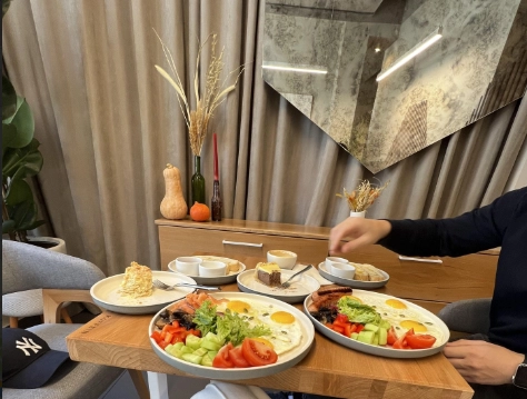 Кофейня Koffein в Краснодаре: Блины , Салаты , Сэндвичи, Свежевыжатые соки, Кофе с собой, Молочные коктейли ,