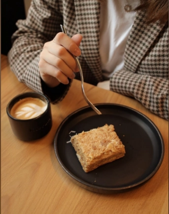 Кофейня Koffein в Краснодаре: Блины , Салаты , Сэндвичи, Свежевыжатые соки, Кофе с собой, Молочные коктейли ,