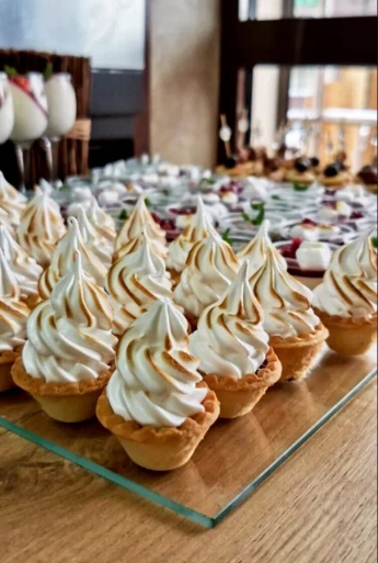 Кофейня Latte bar в Краснодаре: Хот- доги , Картофель-фри, Бельгийские вафли , Детское меню, Летняя терраса,
