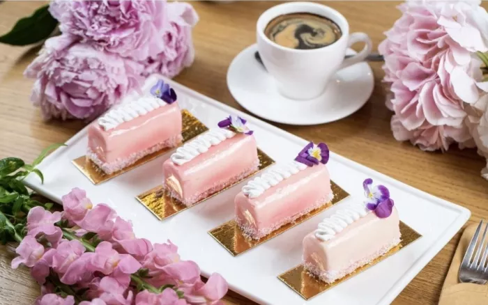 Кафе-кондитерская "Theo Cafe".